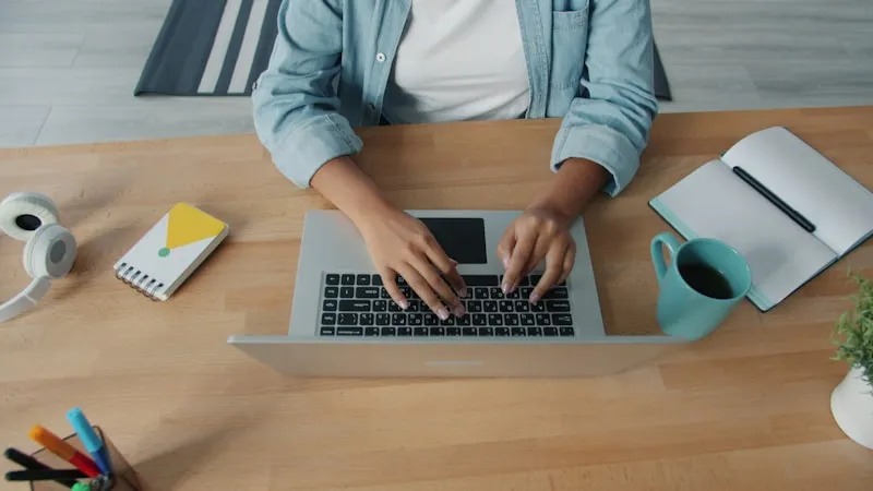 Freelance vs Full-Time: Which Path After a Design Course?